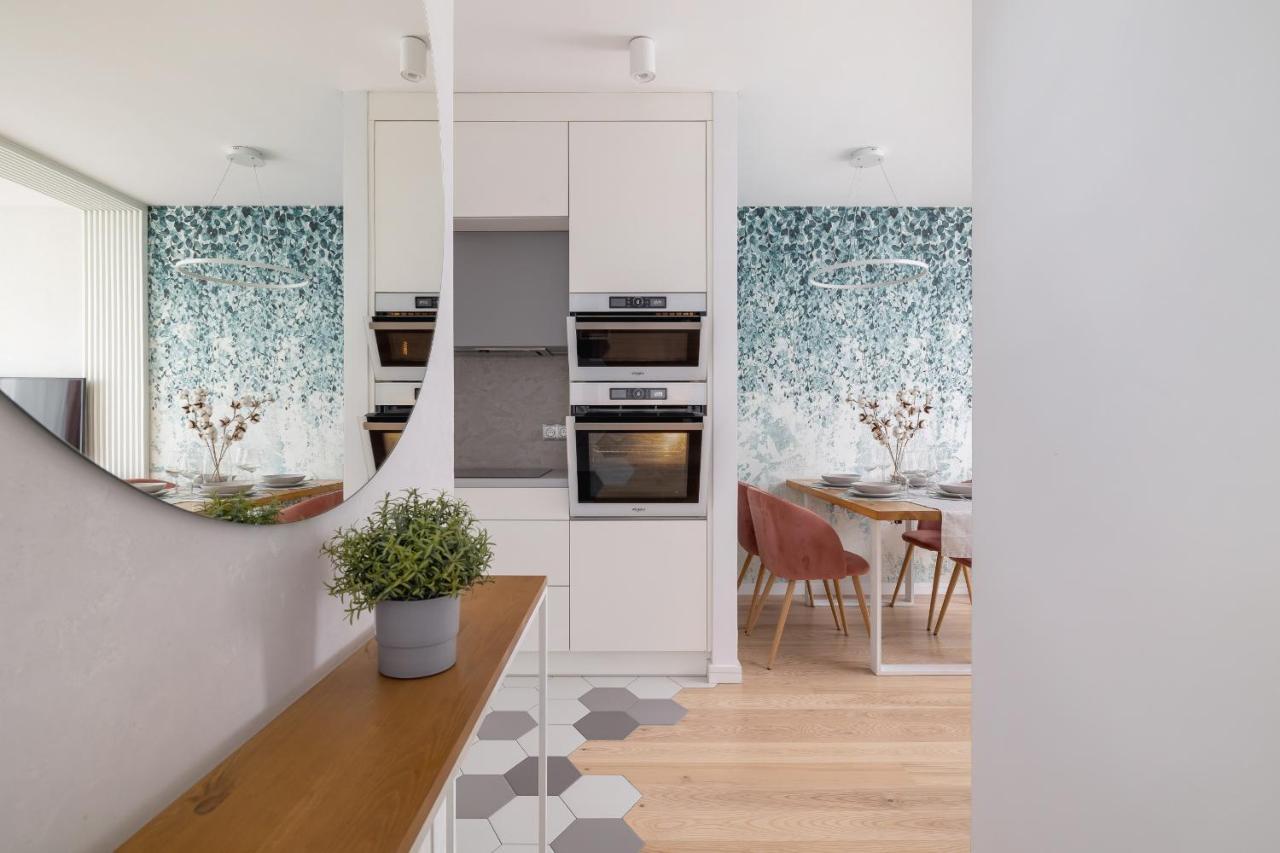 Vetulaniego Apartment With Air Conditioning & Parking By Renters Prestige Kraków Exteriör bild