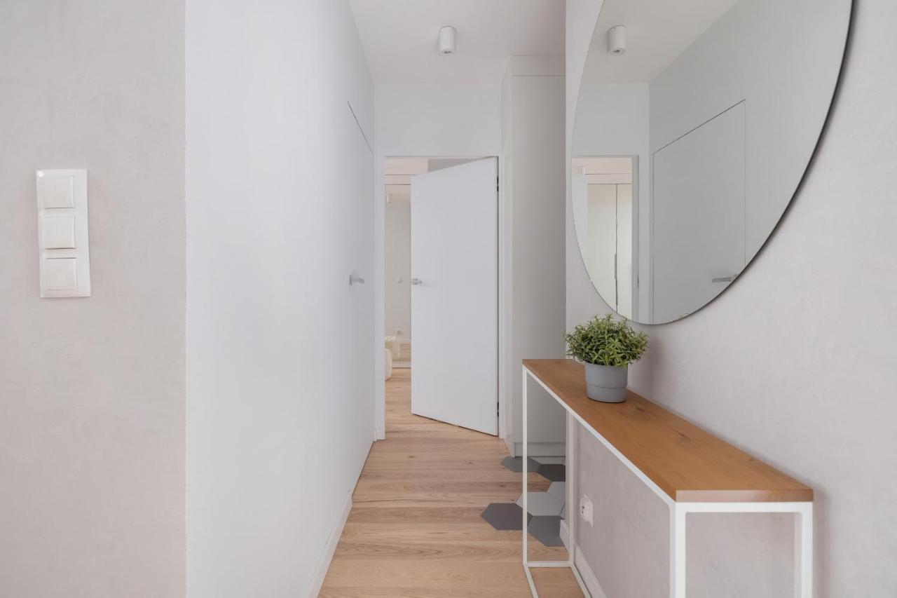 Vetulaniego Apartment With Air Conditioning & Parking By Renters Prestige Kraków Exteriör bild