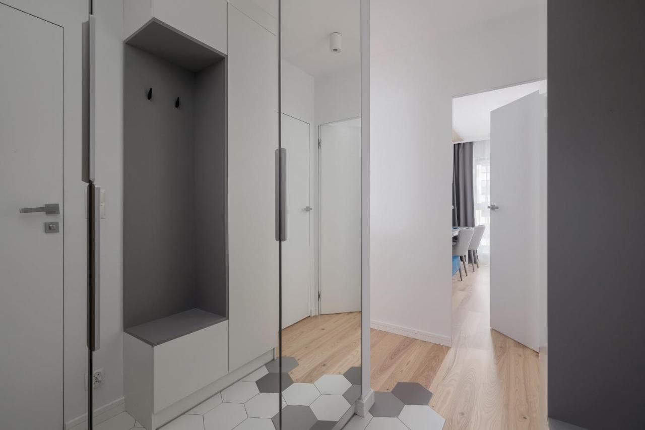 Vetulaniego Apartment With Air Conditioning & Parking By Renters Prestige Kraków Exteriör bild