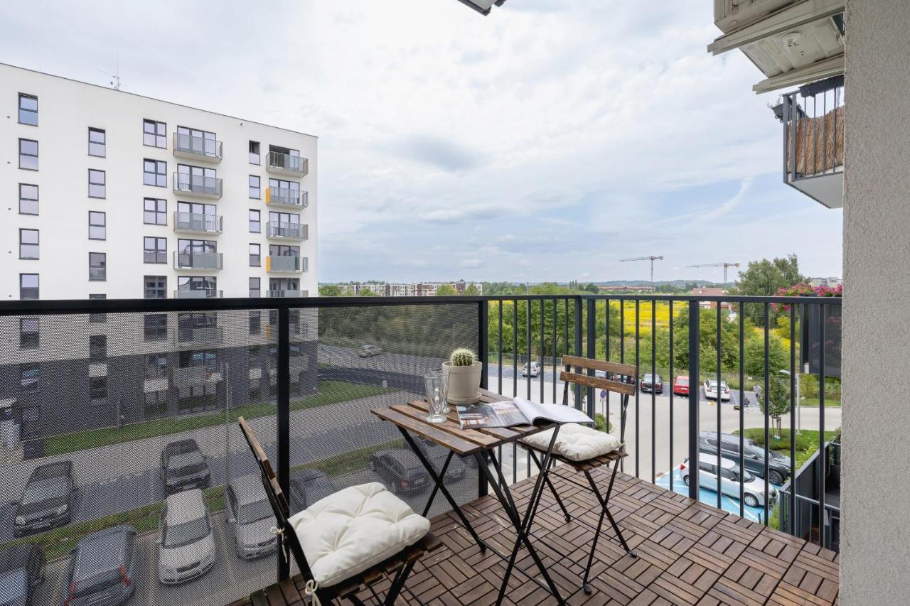 Vetulaniego Apartment With Air Conditioning & Parking By Renters Prestige Kraków Exteriör bild